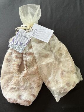 Sonoma Heated Spa Collection Faux Fur Therapy Slippers in Cream with Light Brown